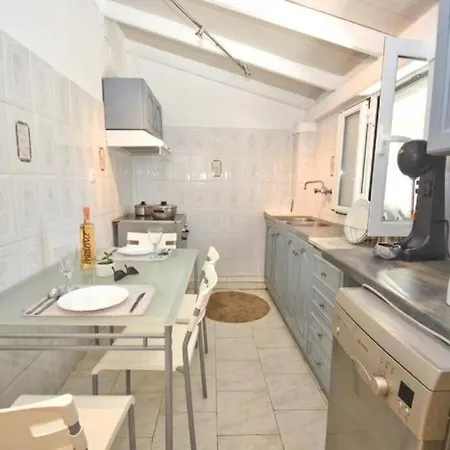 Nirvana In Halikounas